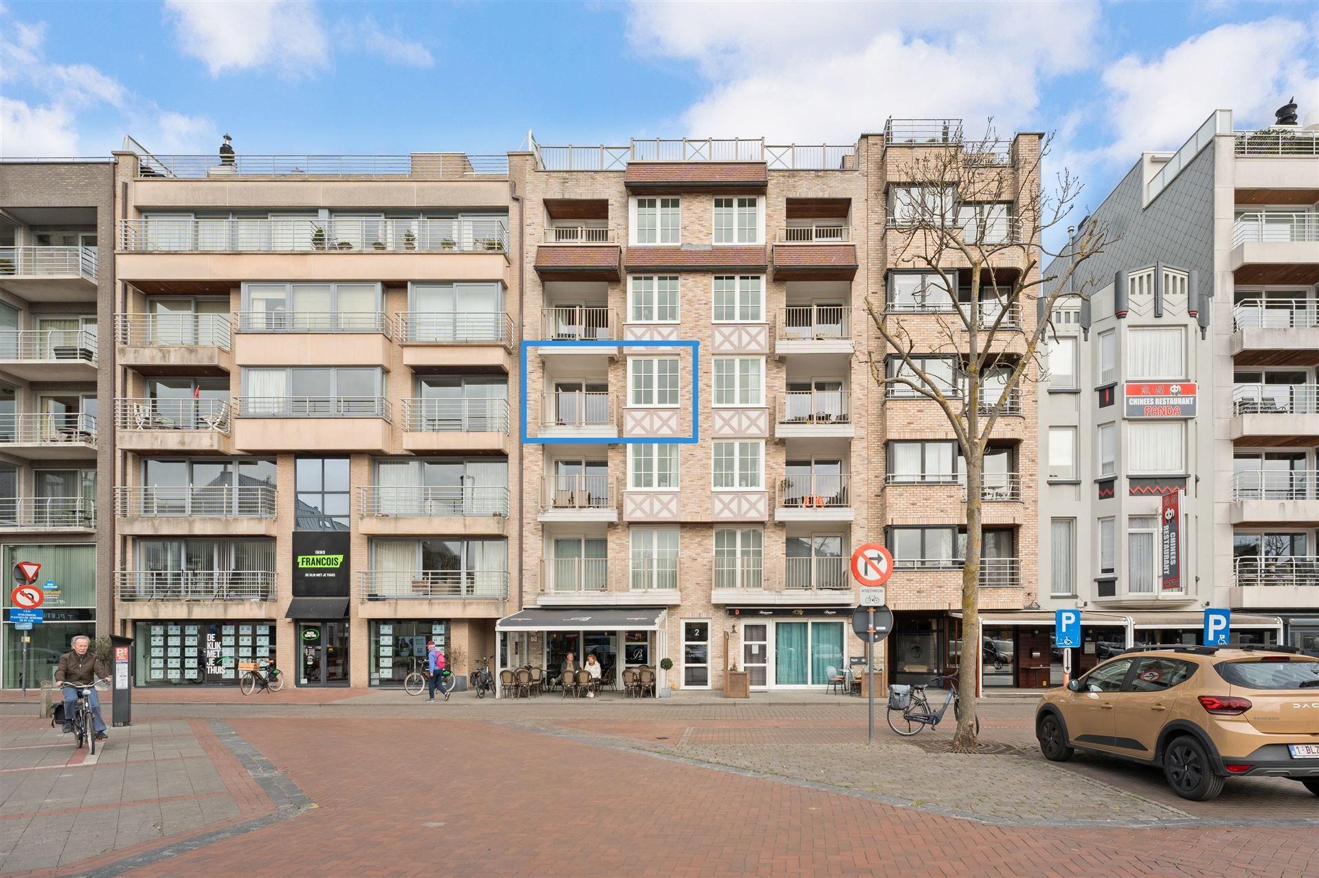 RECENT GEBOUW / ZON / GROTE MARKT foto 13
