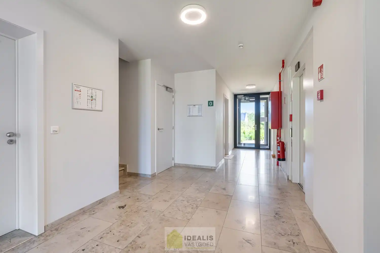 RECENT EN PERFECT ONDERHOUDEN GELIJKVLOERSAPPARTEMENT AAN DE RAND VAN HET CENTRUM IN PRACHTIG GROENE OMGEVING foto 16