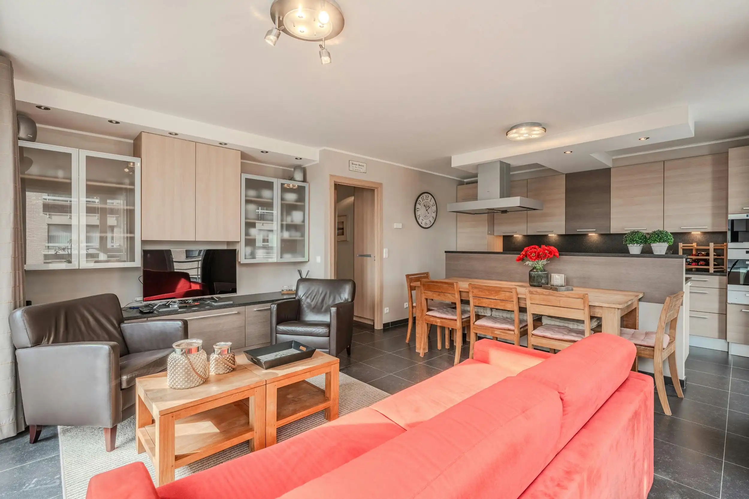 Lichtrijk hoekappartement met 3 slaapkamers op topligging! foto 2
