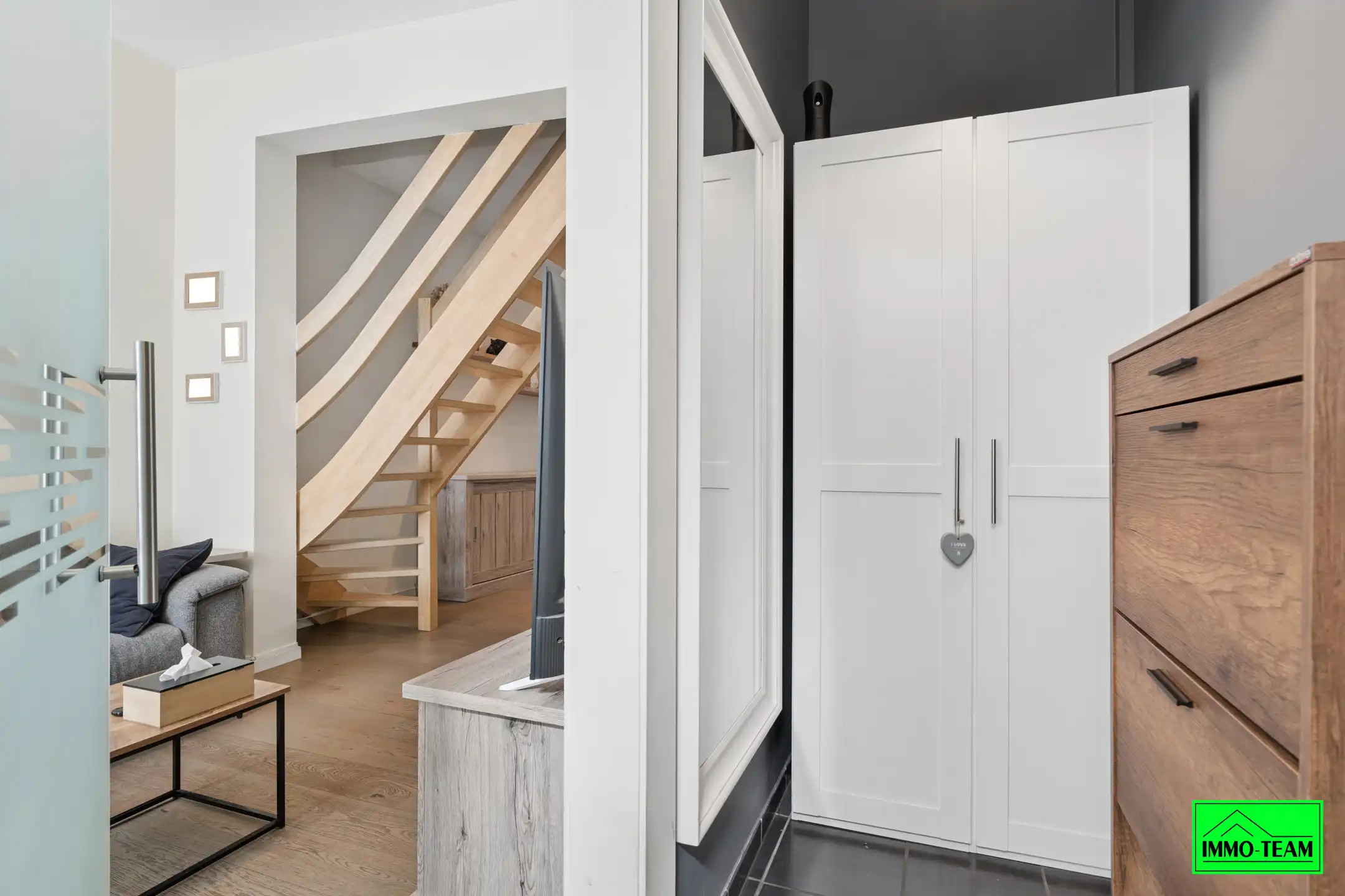 Instapklare gerenoveerde woning nabij het stadscentrum. foto 2