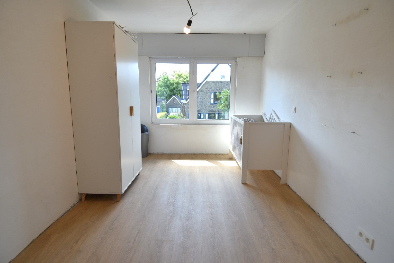 Alleenstaande woning in een kindvriendelijke woonwijk met 3 slaapkamers, tuin en garage te koop in Kuurne foto 12