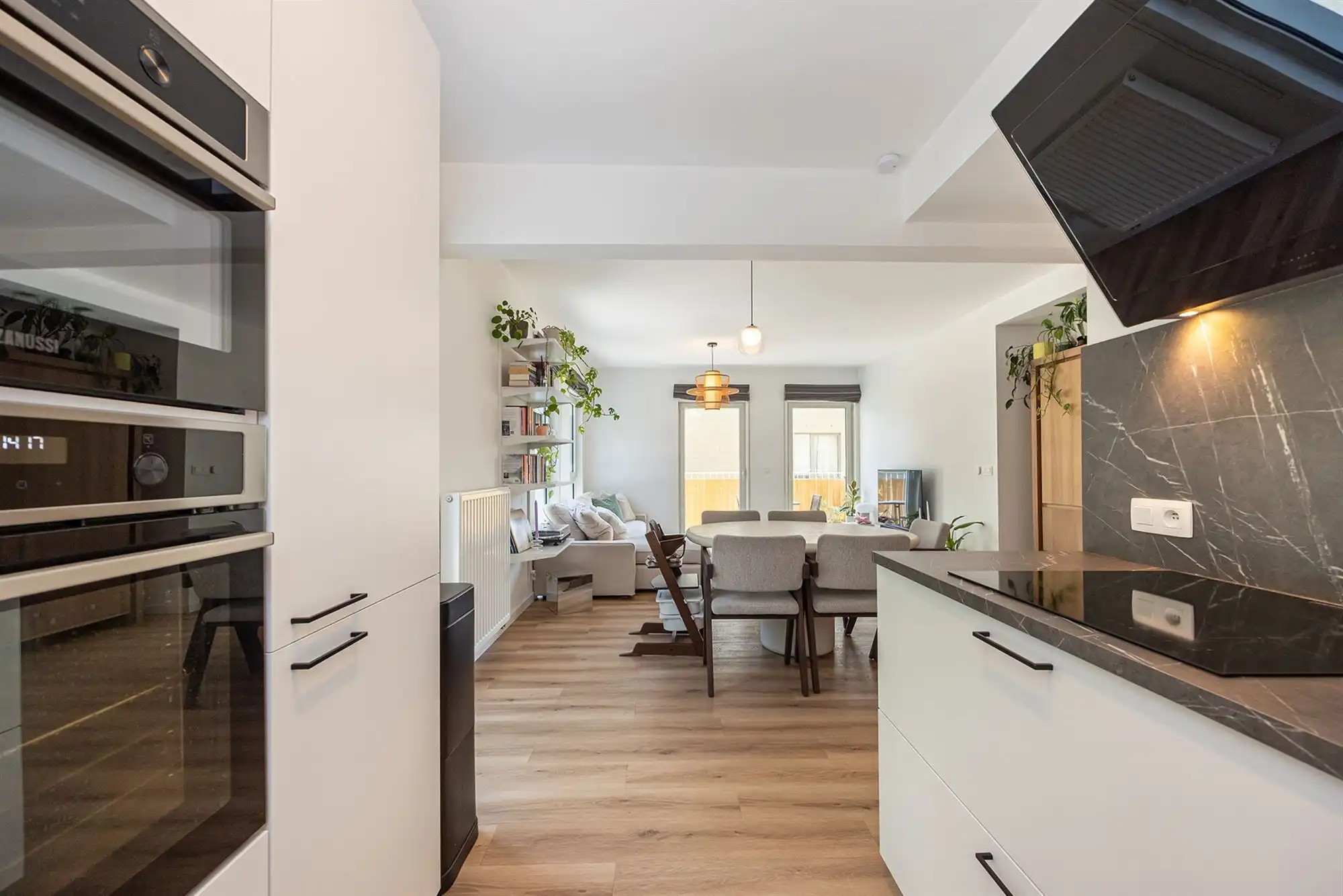 Instapklaar modern hoekappartement met 2 slpk. en terras foto 8