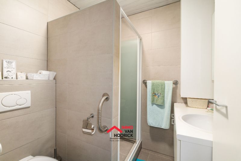 Ruime woning met 3 slaapkamers en tuin! foto 10