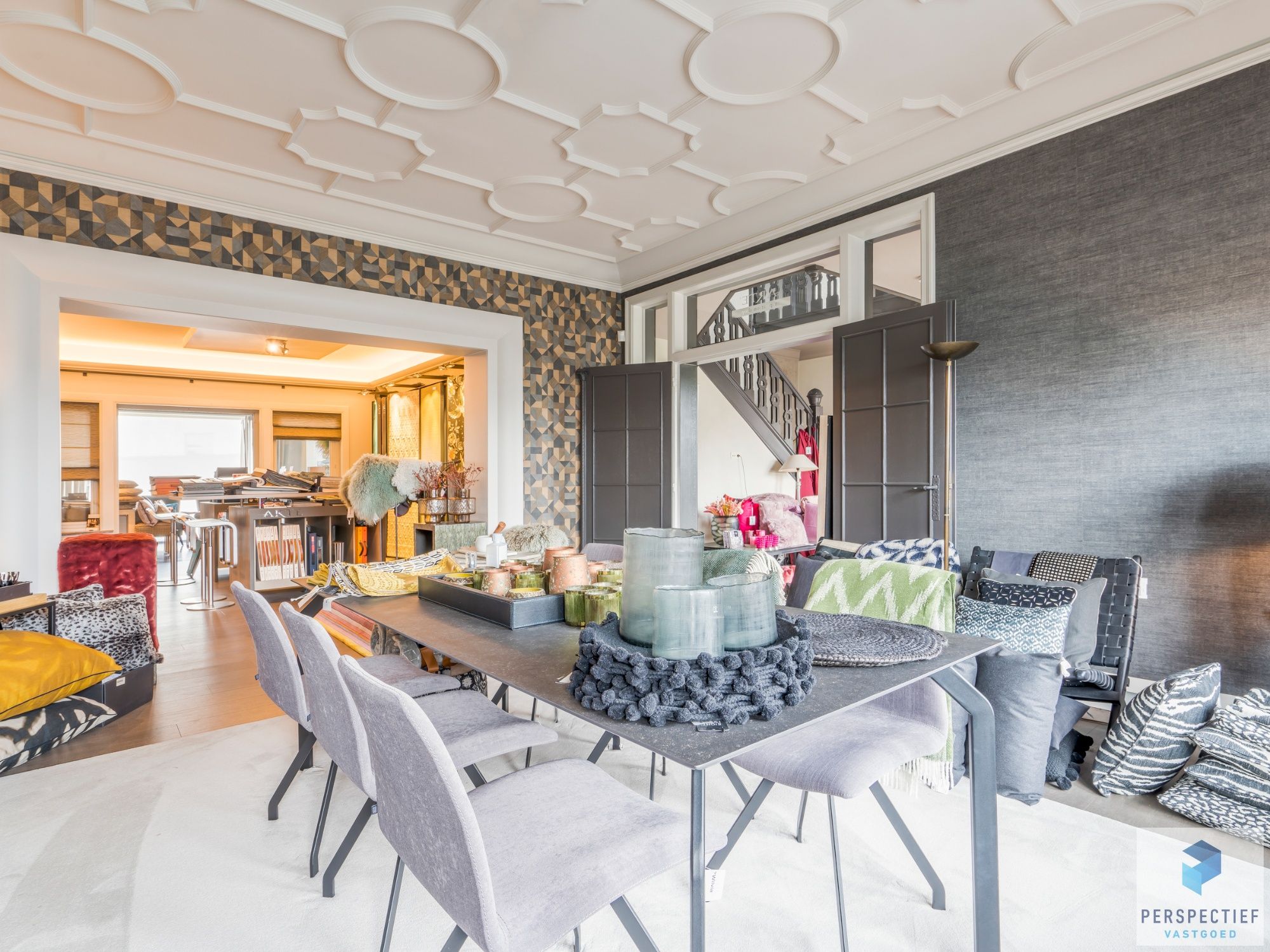 2 handelsruimtes + appartement met mogelijkheden op een strategische ligging te Roeselare foto 15