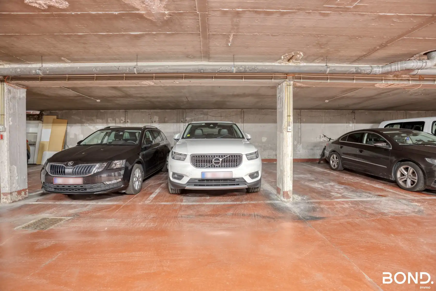 Instapklaar 2-slaapkamerappartement met terras, en parking foto 15