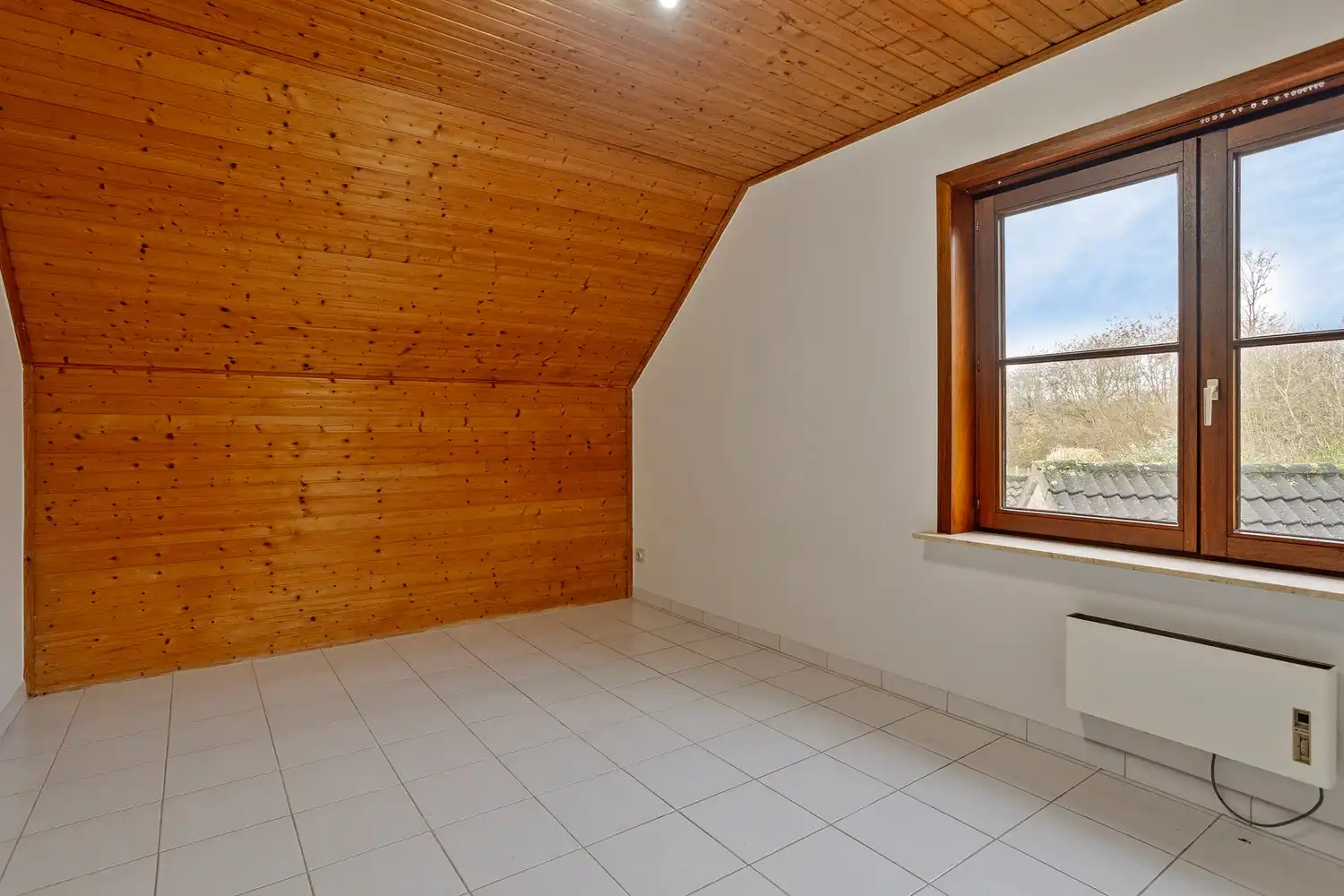 Ruime halfopen gezinswoning met 4 slaapkamers, garage en tuin gelegen in een residentiële straat te Drongen foto 19