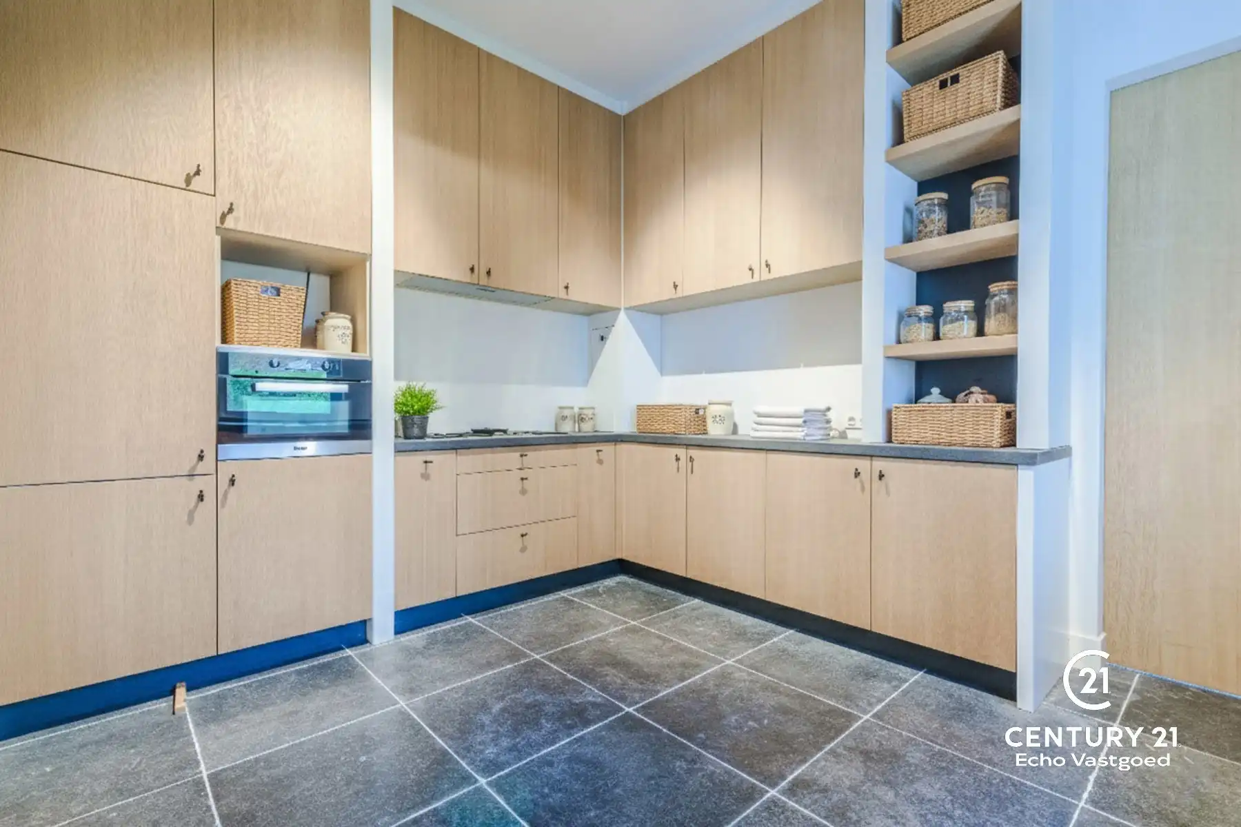 Unieke high-end villa met royaal woonoppervlak op 2415m² foto 14