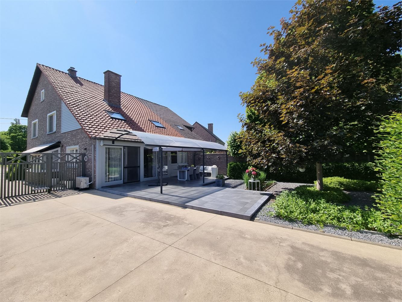 Ruime, residentieel gelegen woning met werkplaats op 15a foto 36