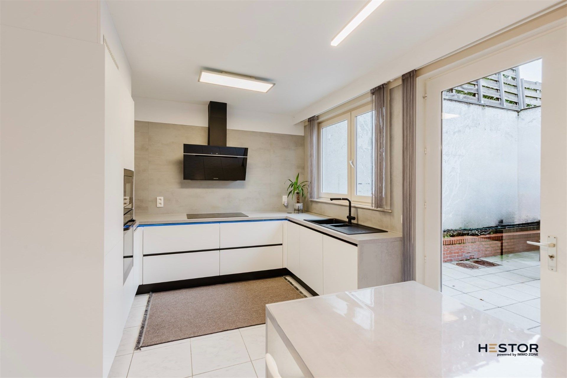Instapklare woning met terras nabij het centrum van Beveren-Waas foto 4