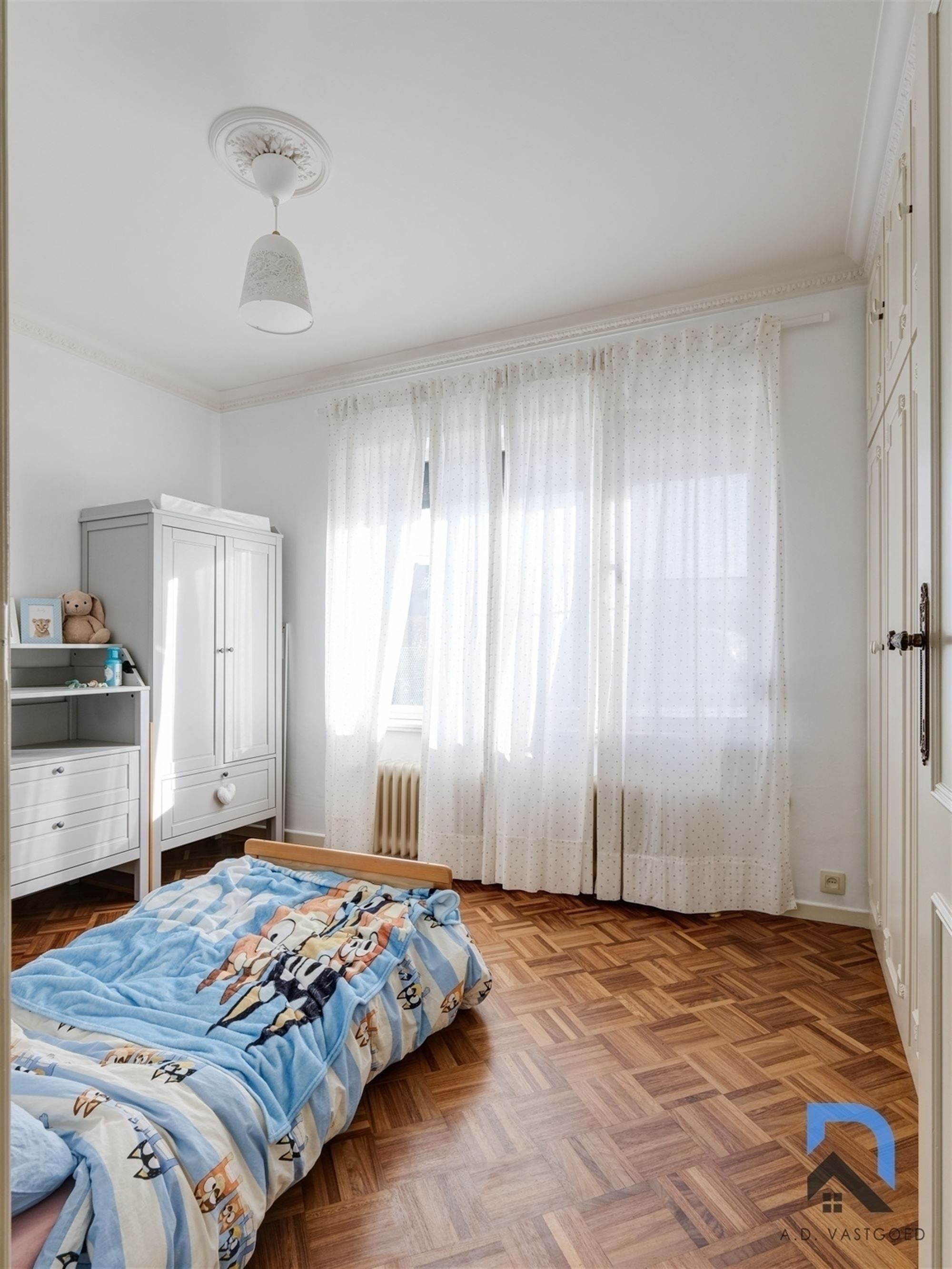 Vrijstaande woning op toplocatie met mooie tuin foto 13