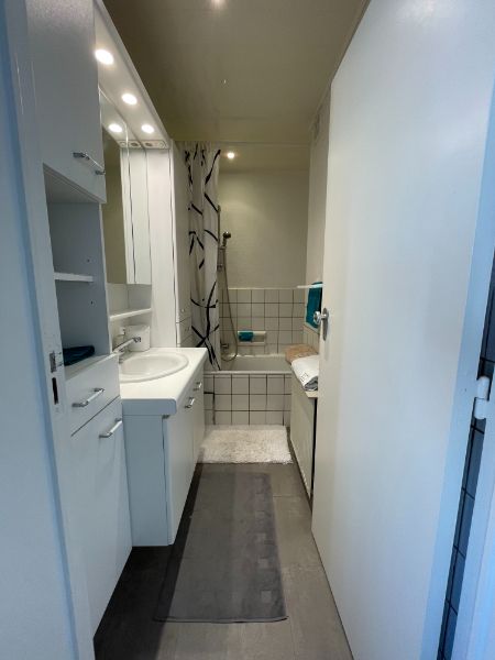 Zonnige studio centraal gelegen te Knokke (tussen Dumortierlaan en Zoutelaan) foto 8