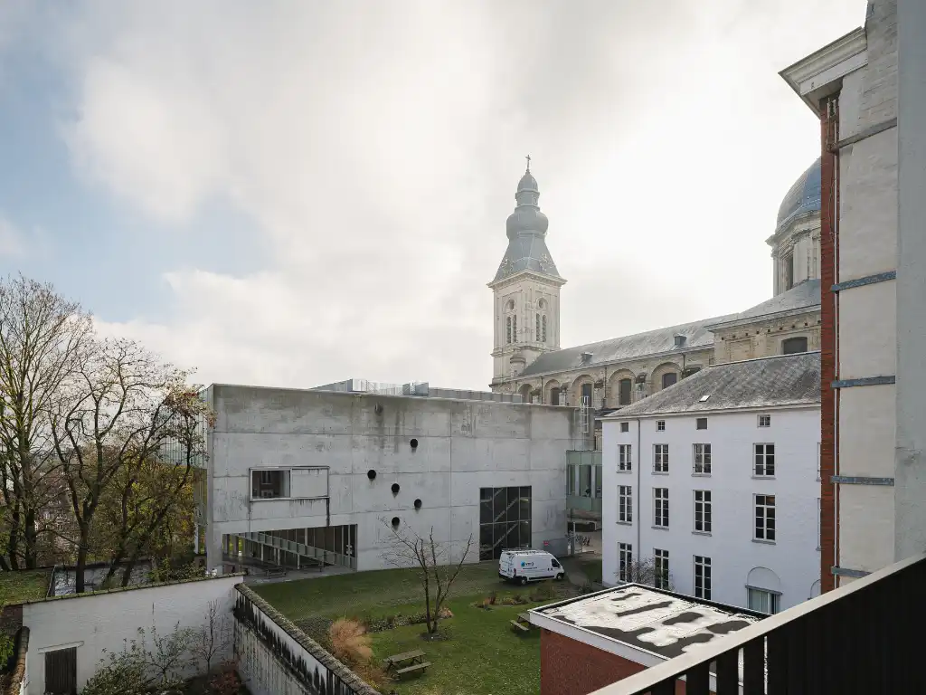 Toplocatie – Sint-Pietersplein. Bijzonder karaktervol, instapklaar 1slpk-appartement met herenhuisgevoel en kwalitatief terras. foto 6