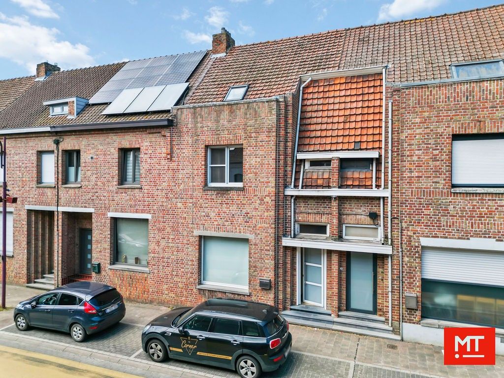 Ruime woning met 4 slaapkamers, tuin en garage/uitweg in hartje Zonnebeke foto 2