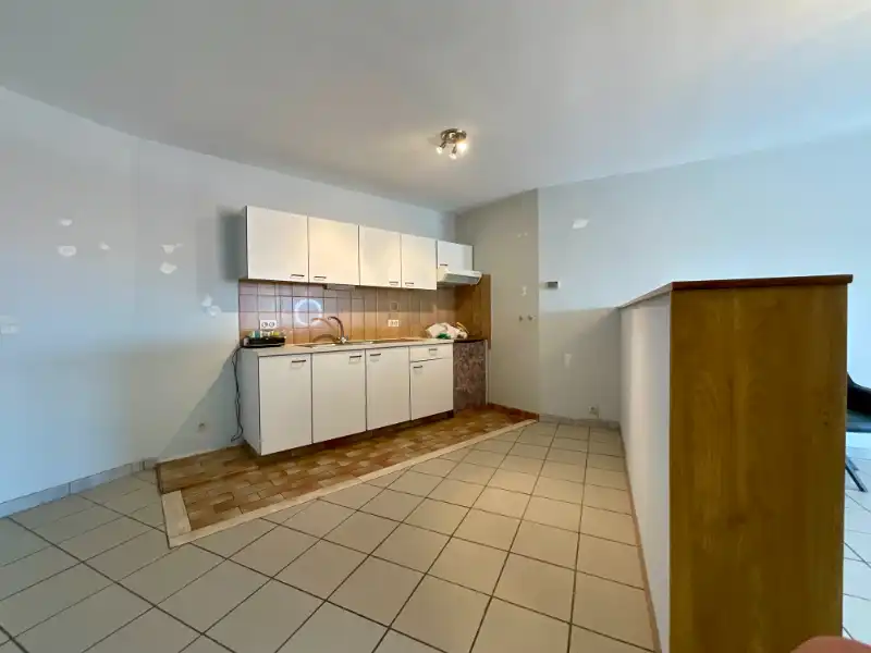 Ruim appartement met 2 slaapkamers en autostaanplaats foto 4