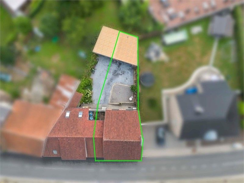 VERRASSEND RUIME GEZINSWONING MET GARAGE IN HEERS foto 3