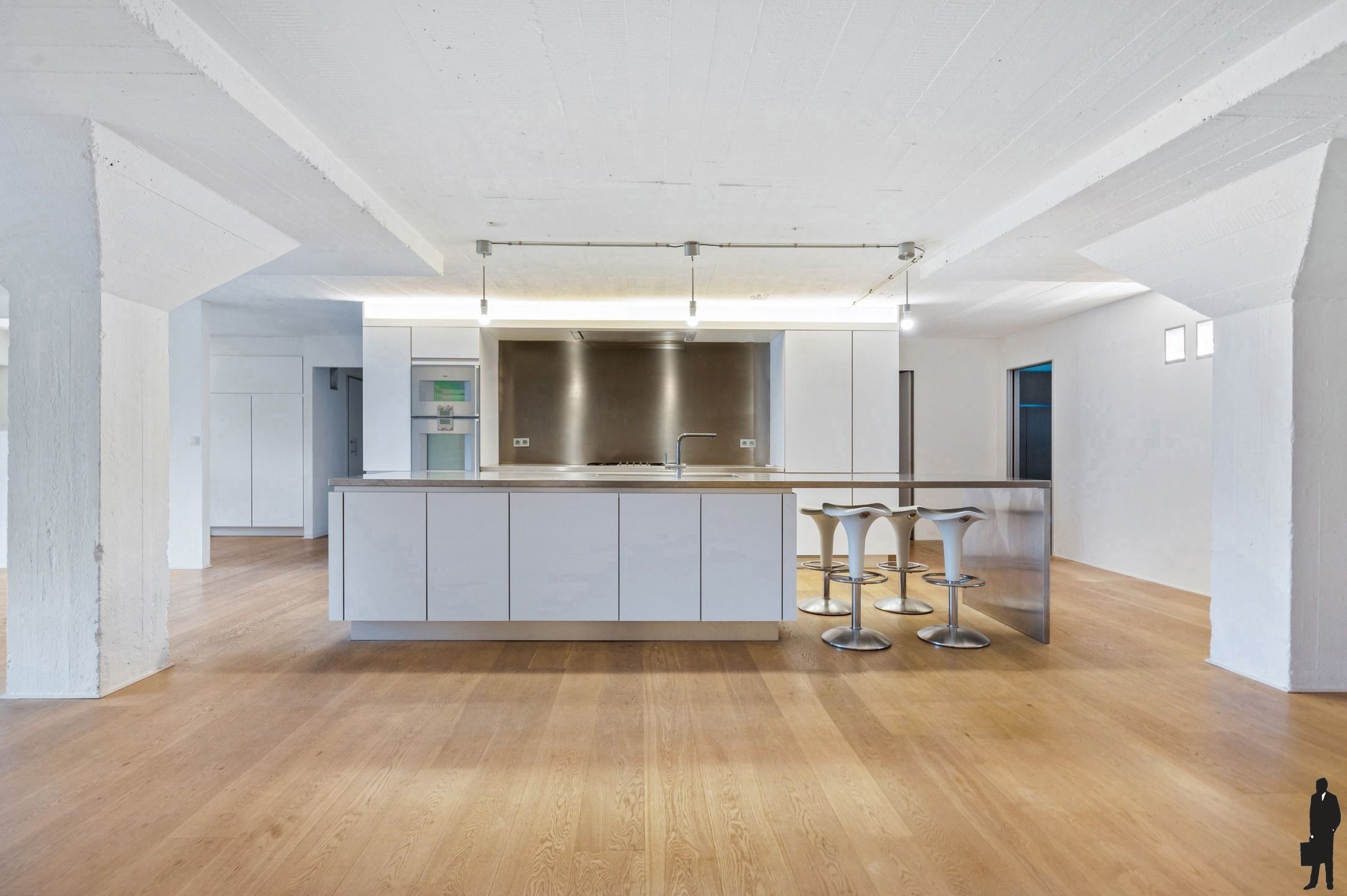 Tot in de puntjes afgewerkte loft (180m²) met terras en parking foto 7