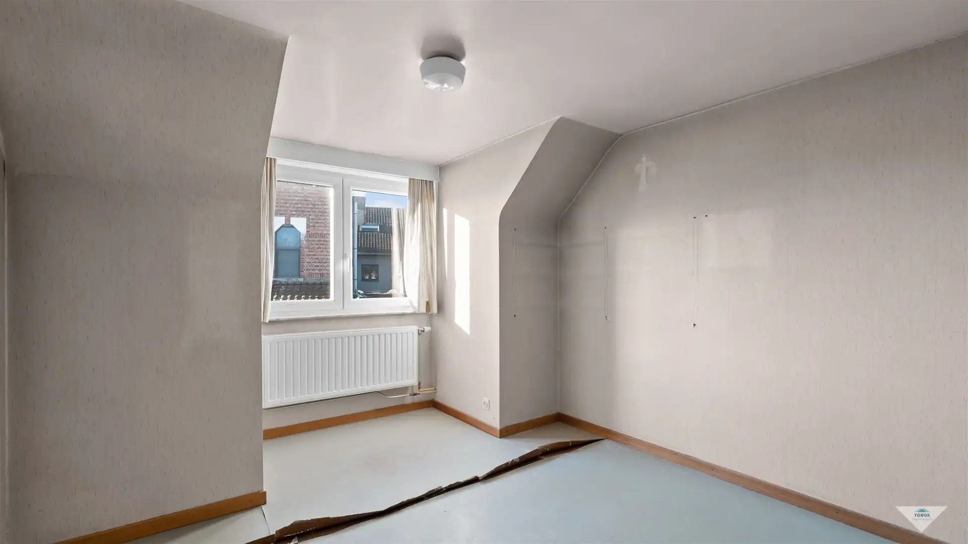 Te renoveren alleenstaande woning op toplocatie foto 14