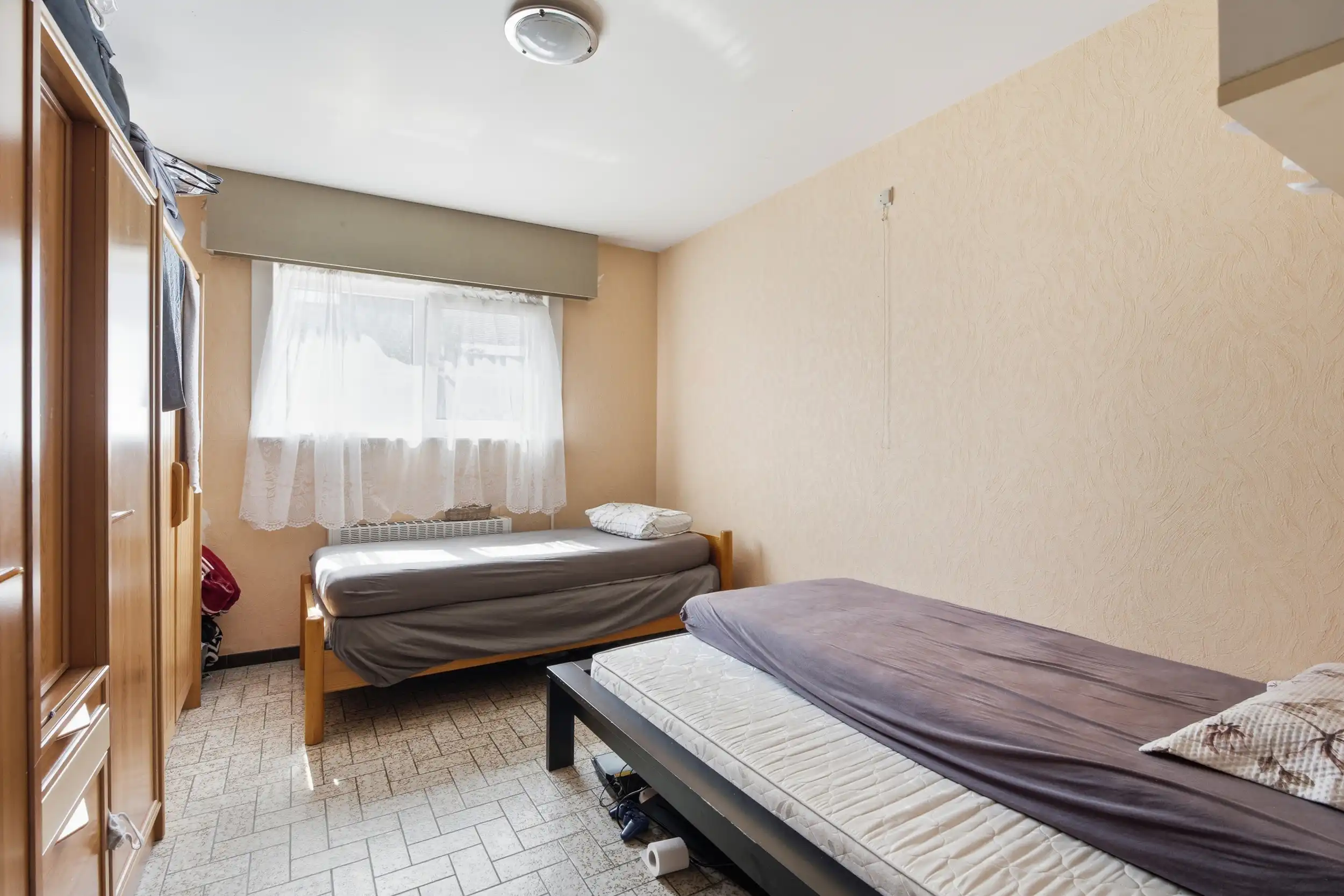 Lichtrijk 3-slaapkamerappartement aan het station in Lebbeke foto 6