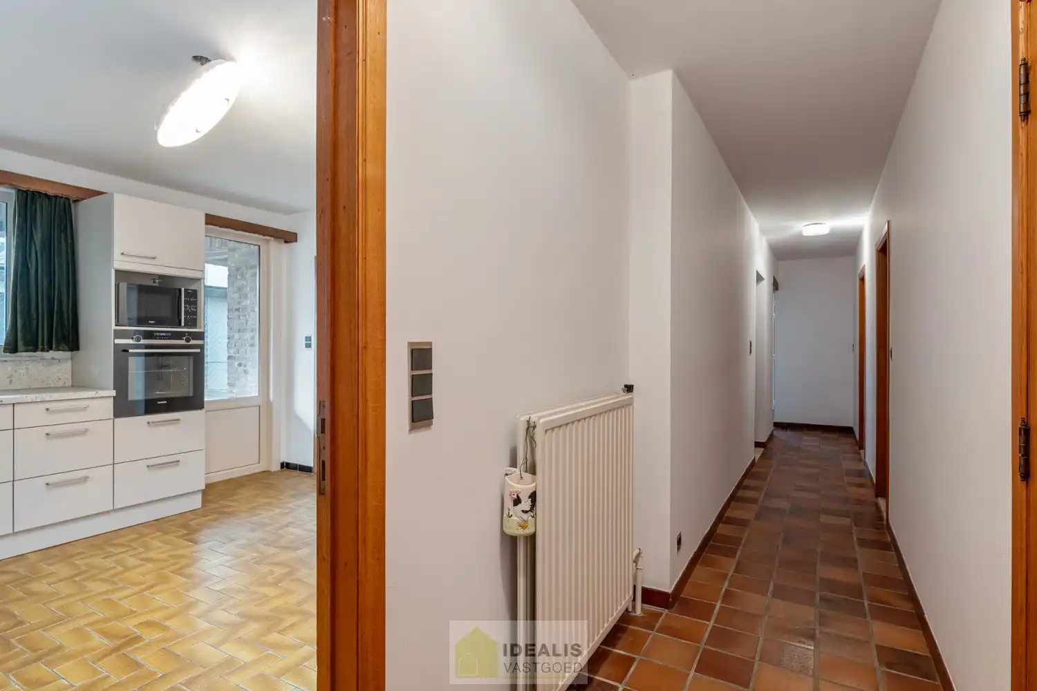 IDEALIS VASTGOED - EENGEZINSWONING MET 4 SLAAPKAMERS OP EEN AANGENAAM PERCEEL VAN 8A 71CA! foto 8