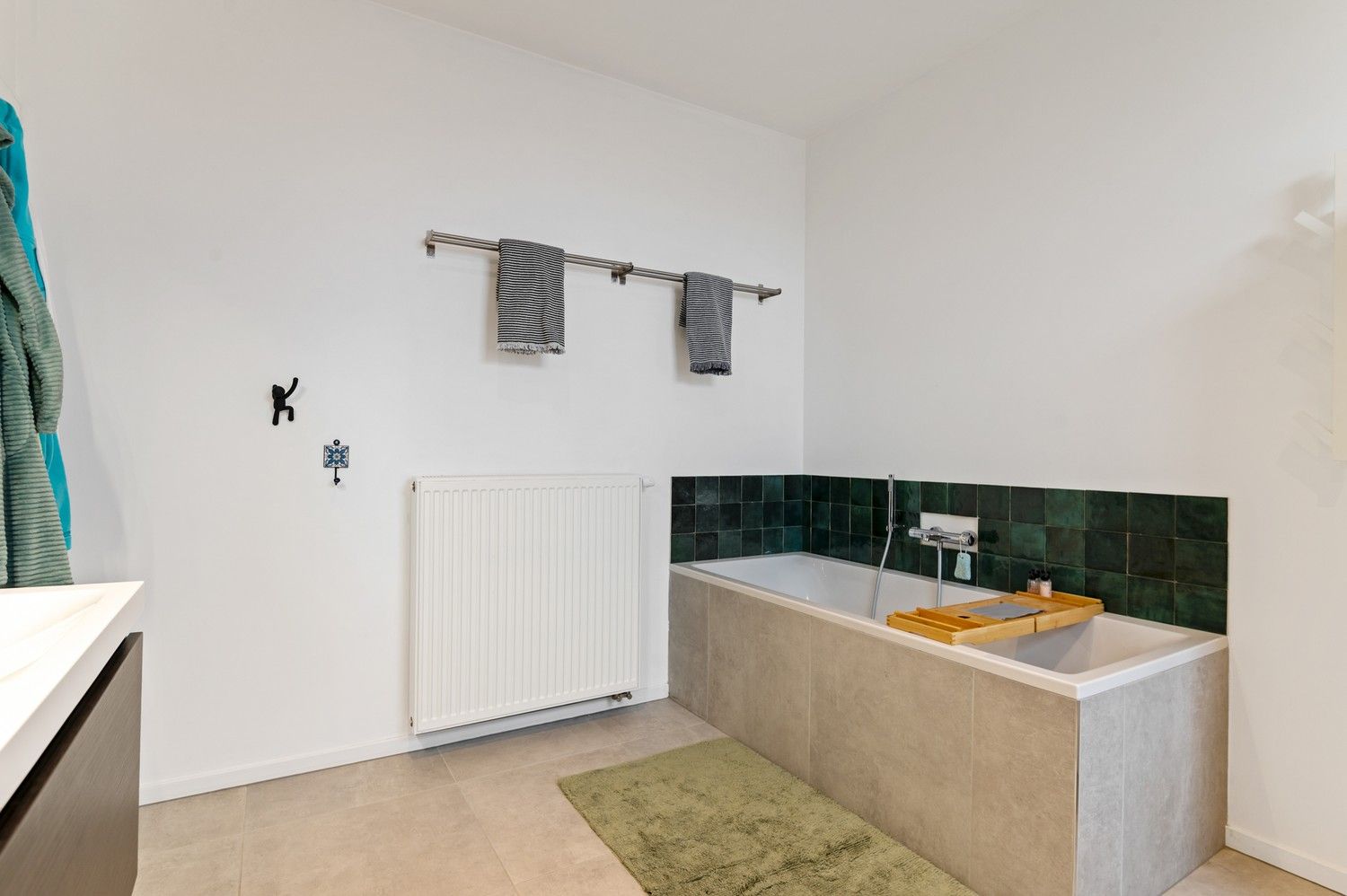 Instapklare, volledig gerenoveerde woning met uitstekende ligging in Schoten foto 14