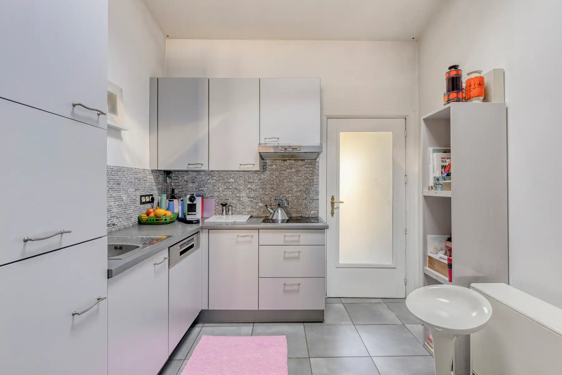 Instapklare woning met gezellige tuin en terras in het centrum van Opwijk! foto 11