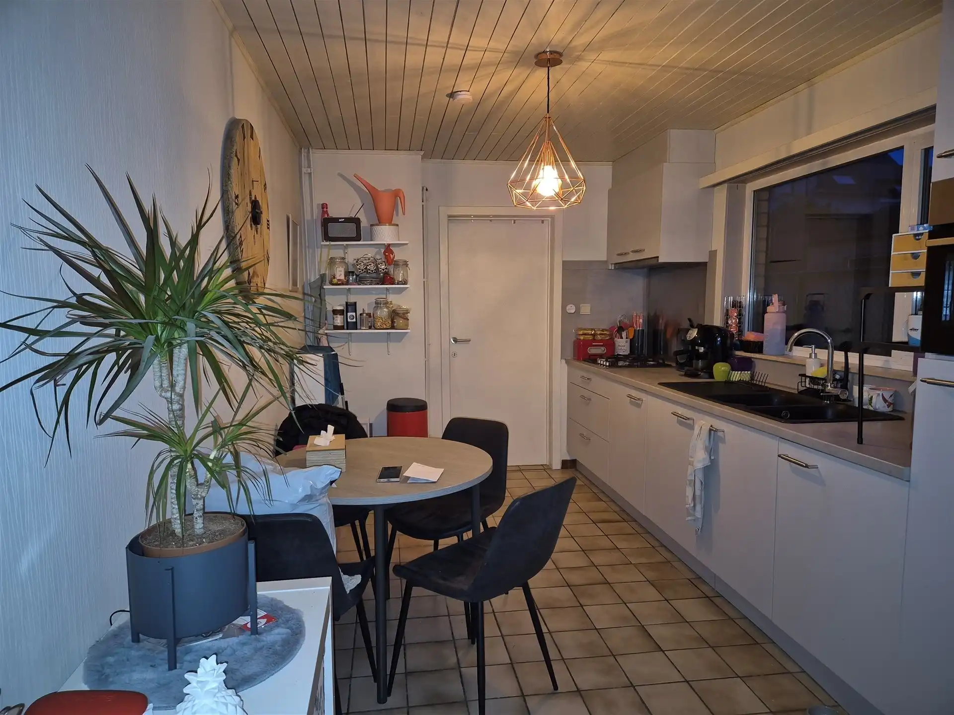 Centraal gelegen 3 slaapkamer woning met tuin. foto 9