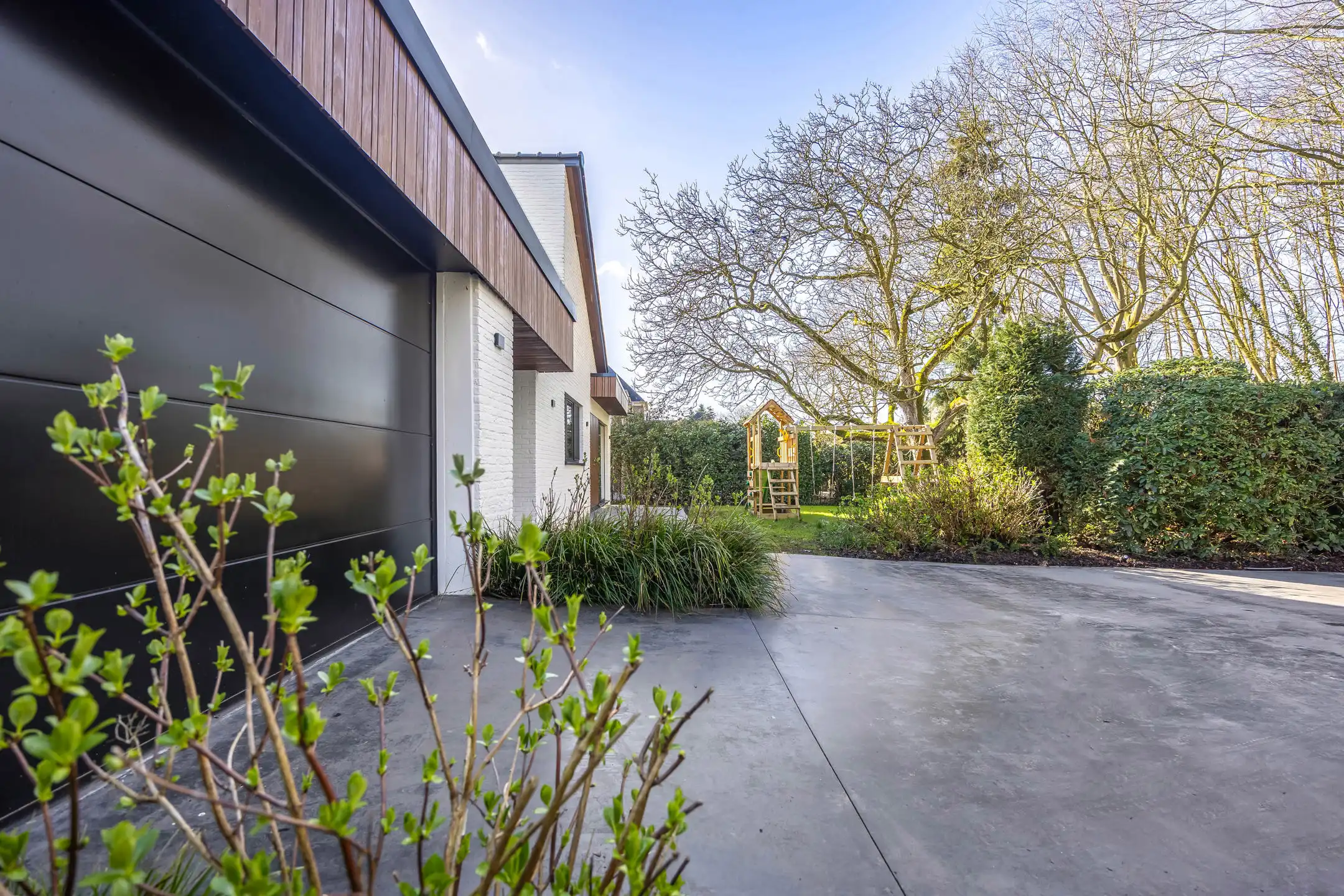 Een designparel in het groen met prachtige buiten bar foto 3