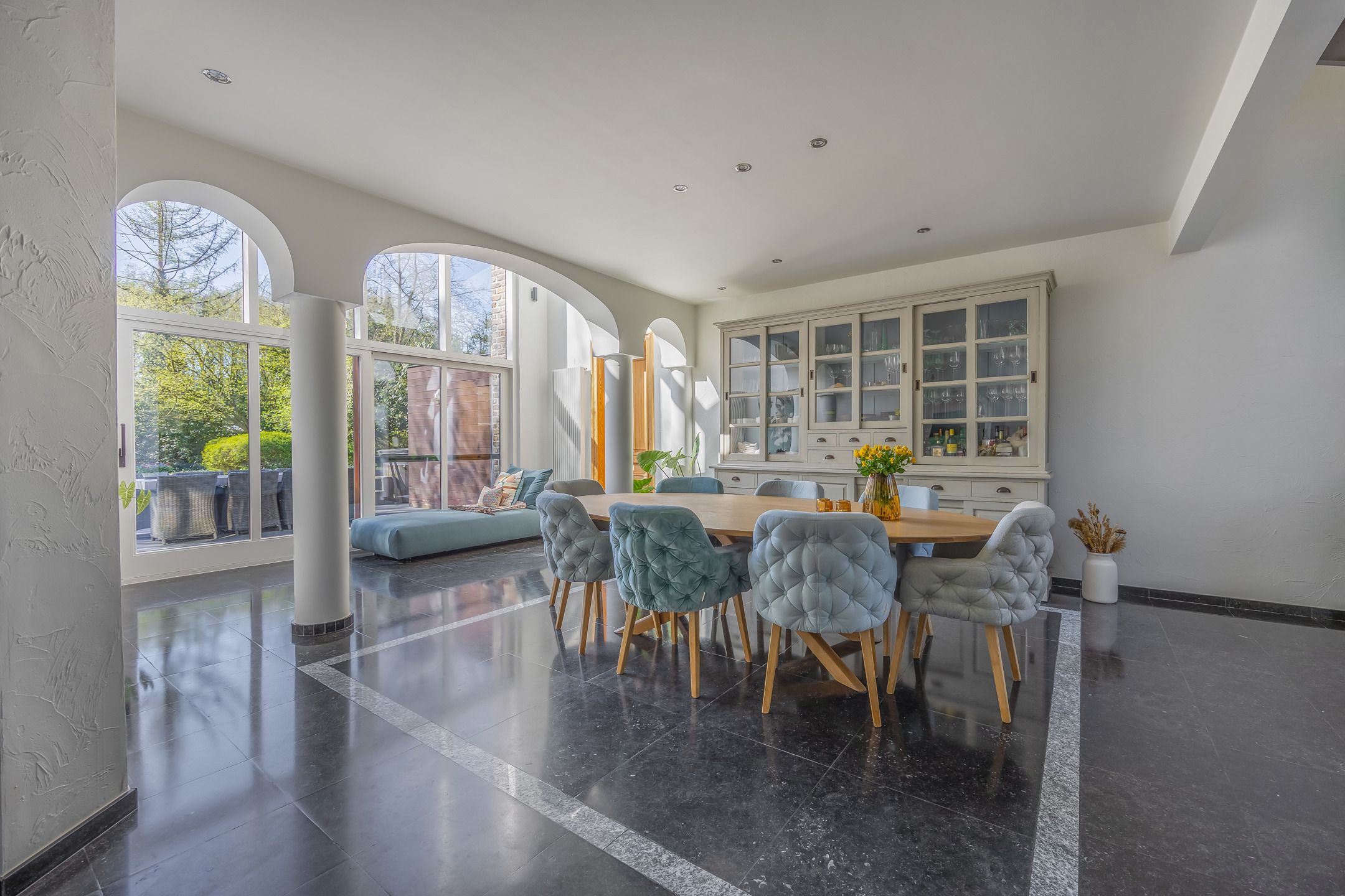 Unieke woning met prachtige tuin en veel privacy foto 4