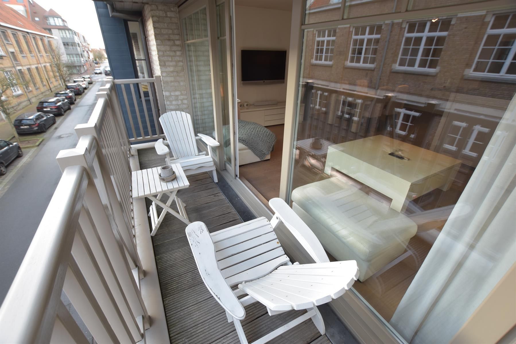 Mooi gemeubeld appartement op een rustige ligging, op wandelafstand van de Lippenslaan foto 6
