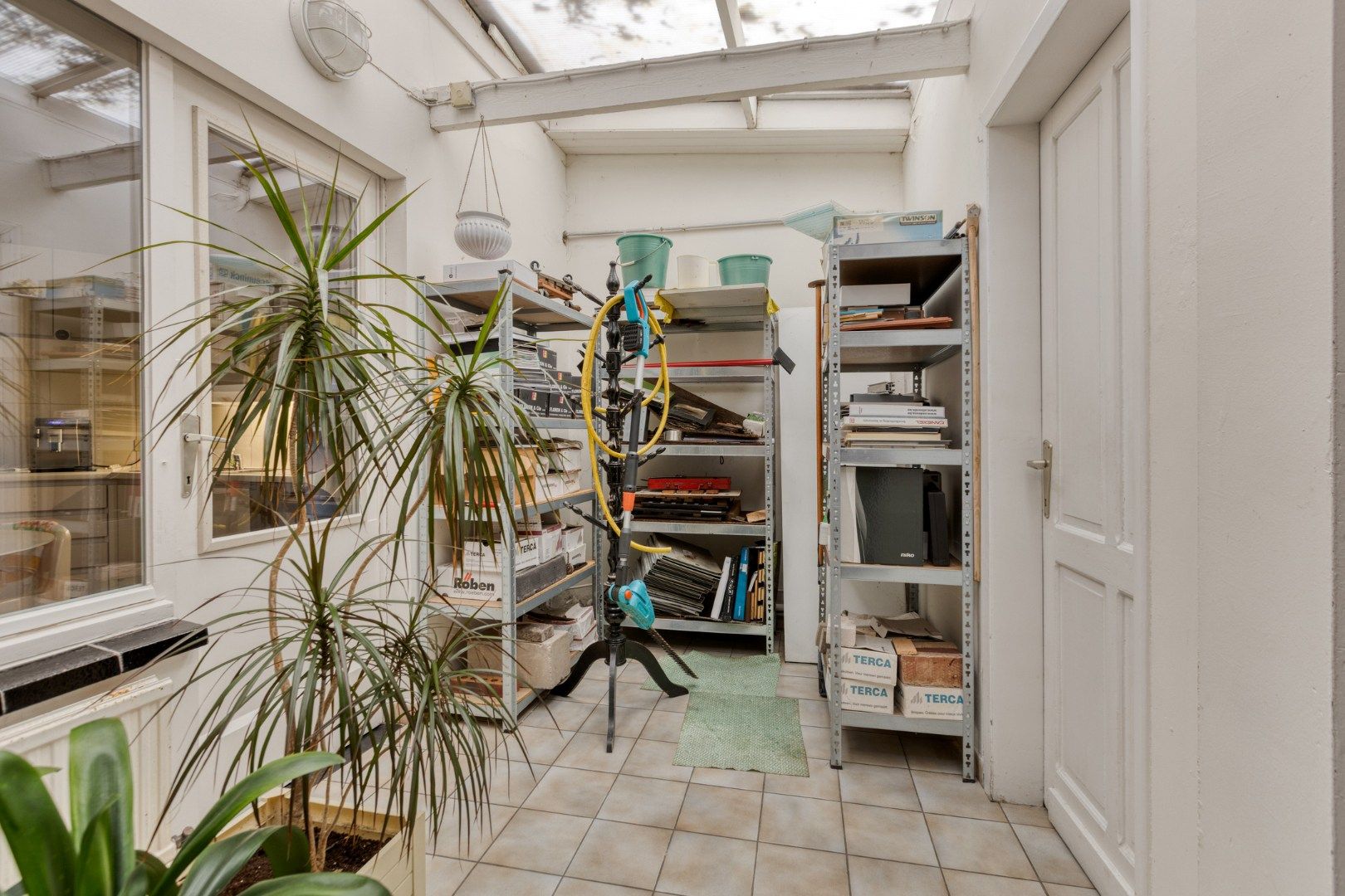 Ruim ingedeelde woning met oa 3 slpks op een gunstige locatie in het centrum foto 14