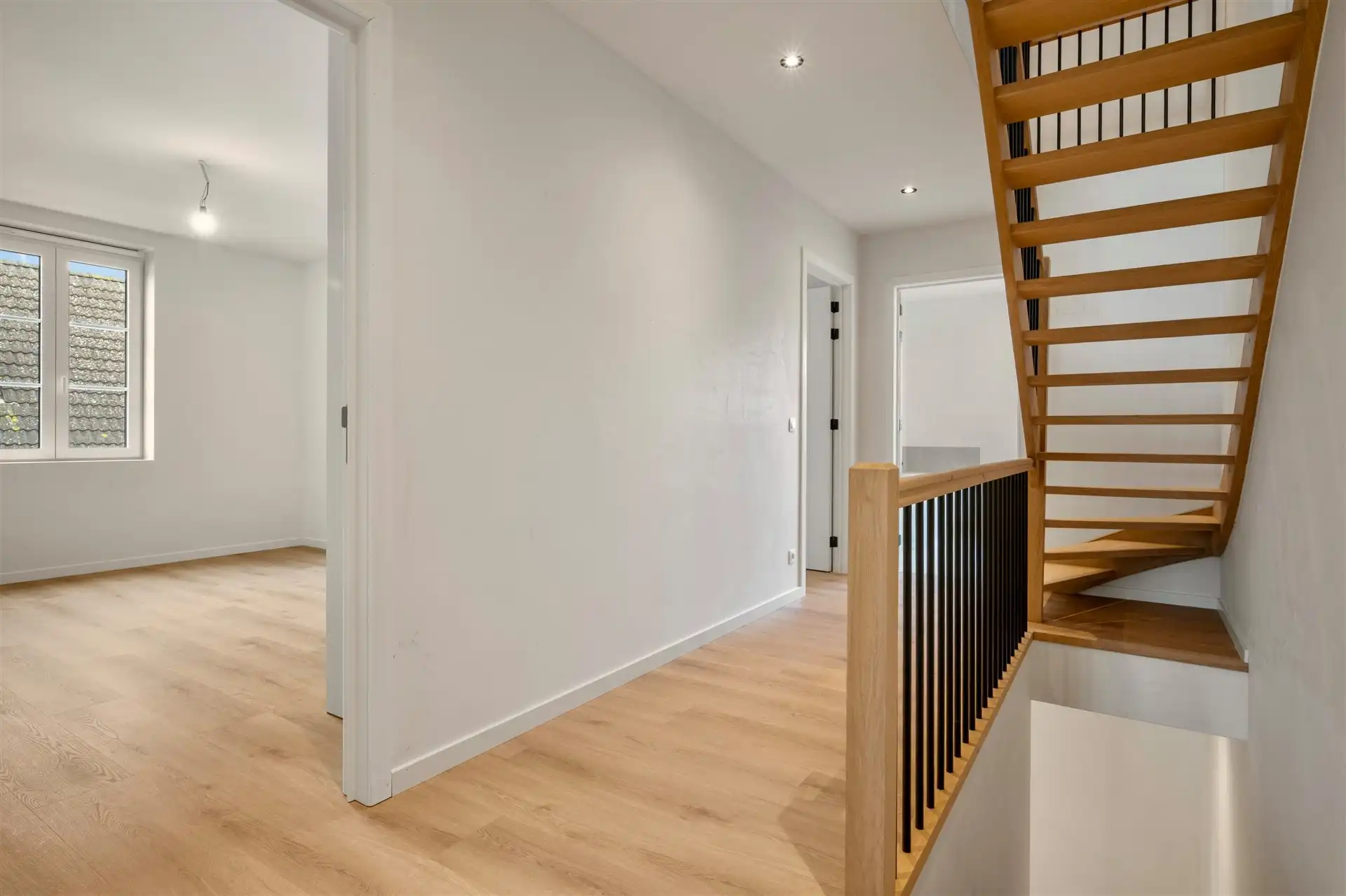 Prachtige en rustig gelegen nieuwbouwwoning met tuin foto 15
