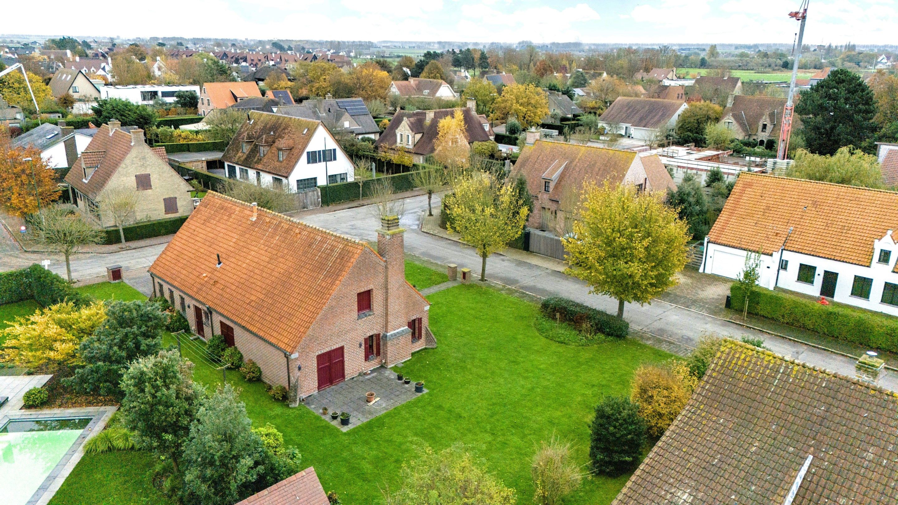 Residentieel gelegen villa in een geliefde omgeving te Knokke foto 4