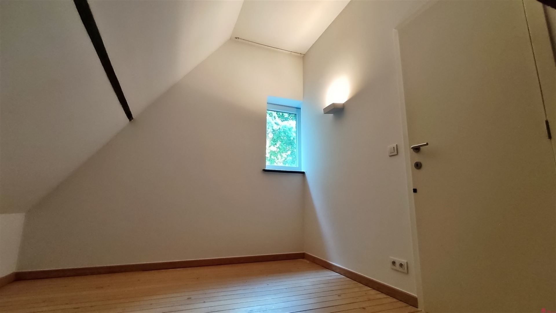 Charmante halfopen woning te Heule foto 14