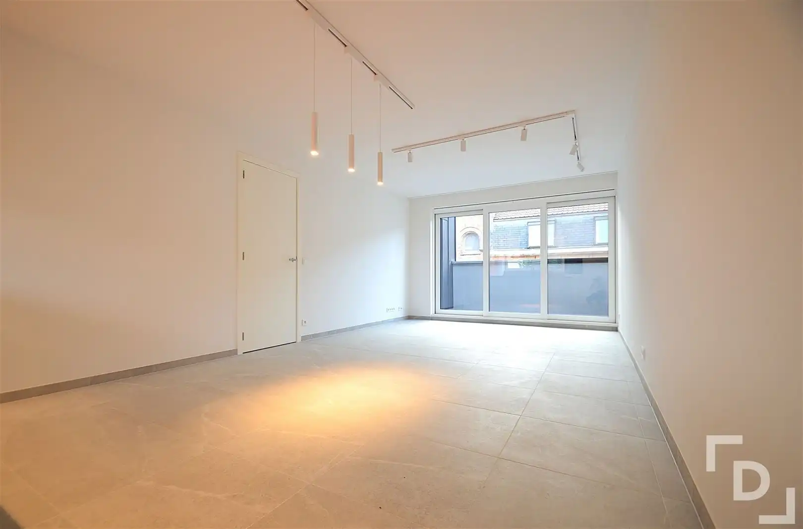 Nieuwbouwappartement met staanplaats in centrum Ieper foto 4