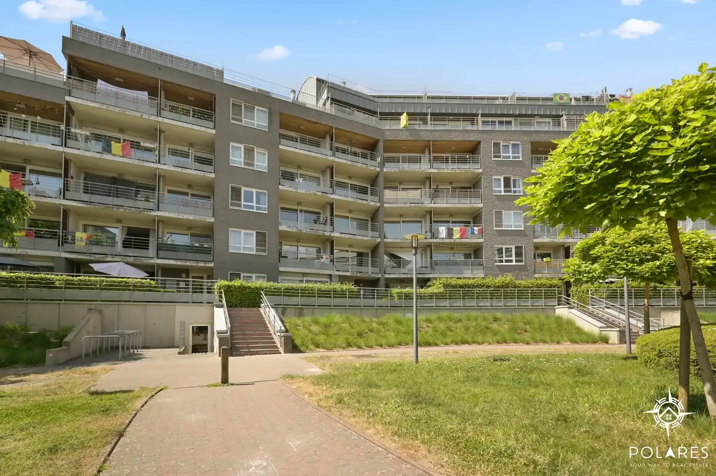 Instapklaar 2-slpk appartement met ruim terras en parkeerplaats foto 18