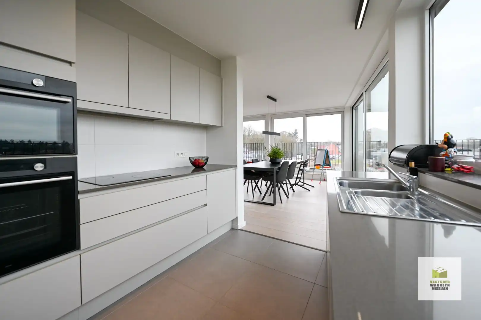 Luxueuze penthouse met groot terras, 2 slaapkamers en 2 parkeerplaatsen foto 8