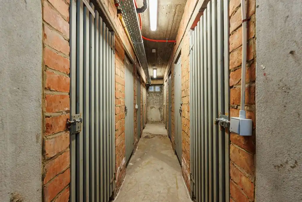 Instapklaar appartement met 3 slaapkamers en veel licht vlak bij het Rivierenhof foto 13