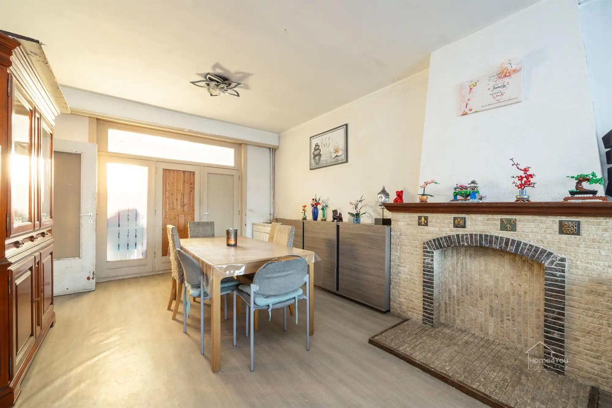 Op te frissen woning met zéér ruime extra zolder foto 5