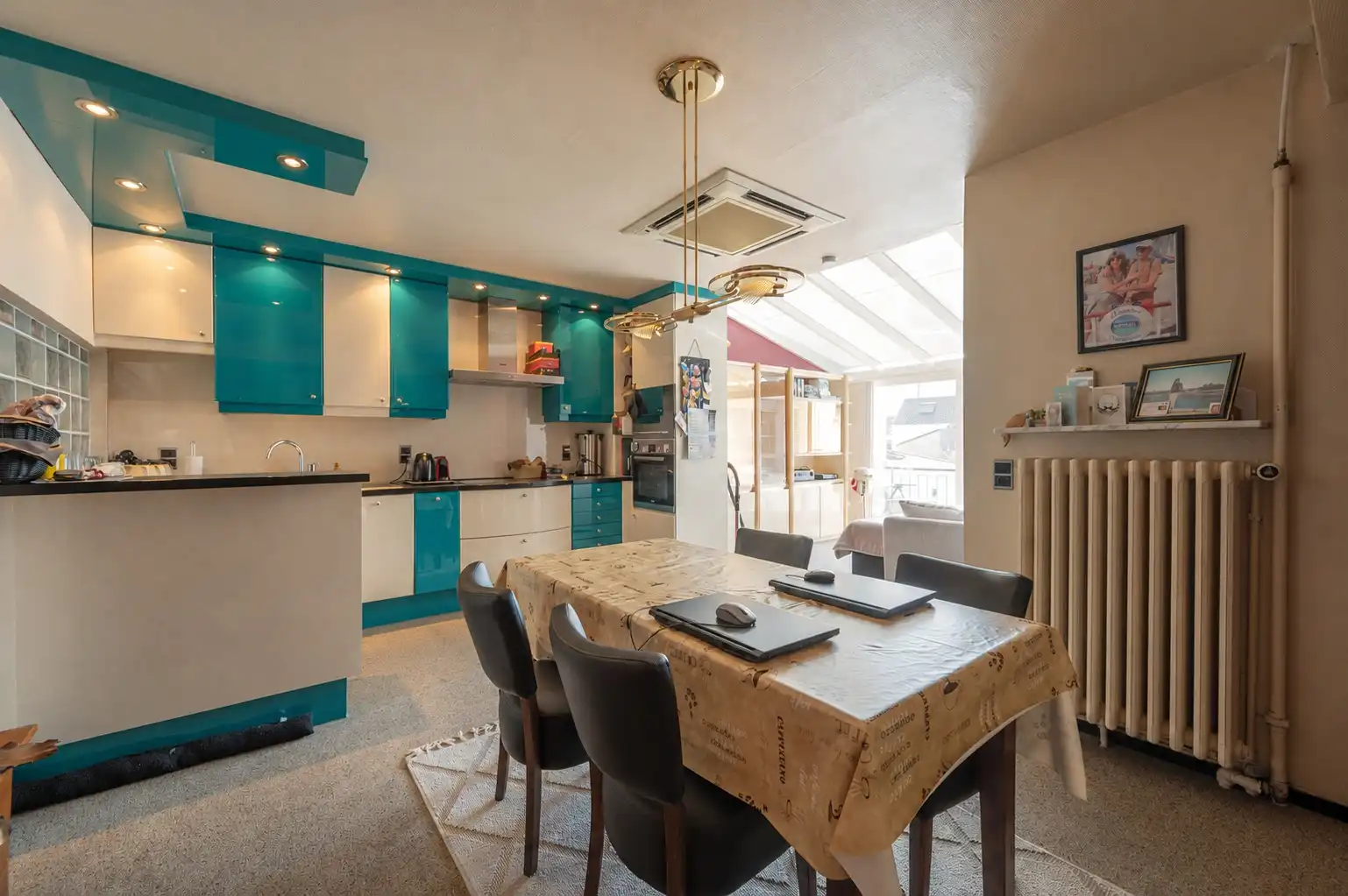 TE KOOP – Verhuurde B&B met 7 kamers én privé-woonst voor uitbaters in hartje De Haan. foto 4