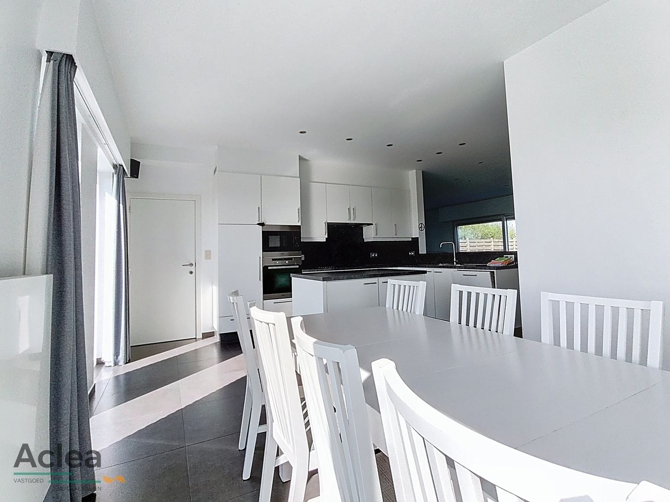 uitzonderlijk ruime landelijk gelegen woning foto 8