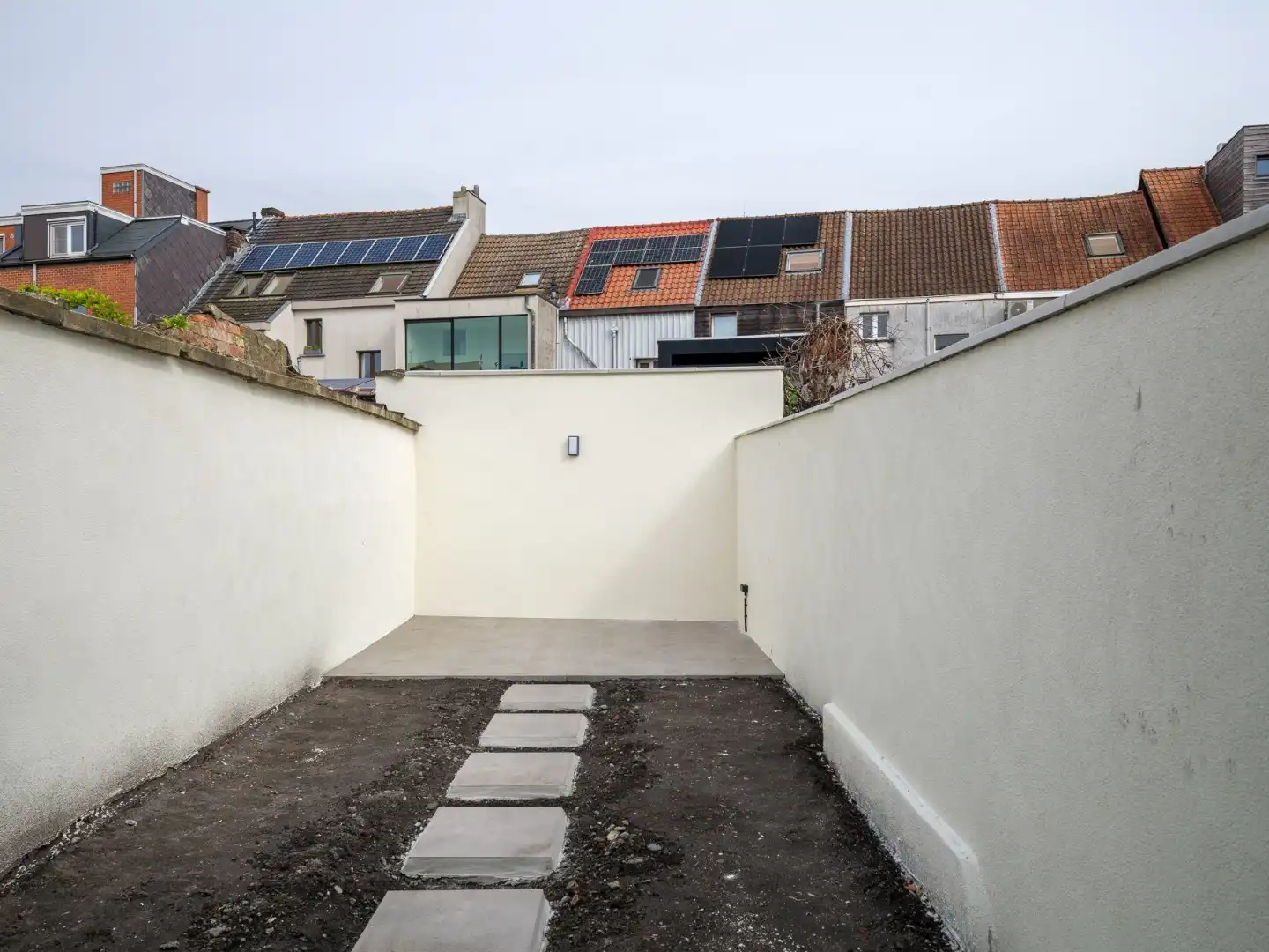 Instapklare, hoogwaardig gerenoveerde woning met stadstuin in Ledeberg foto 7