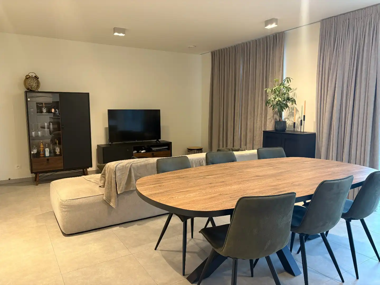 Nieuw gelijkvloers 1-slaapkamerappartement met autostaanplaats en berging! foto 4