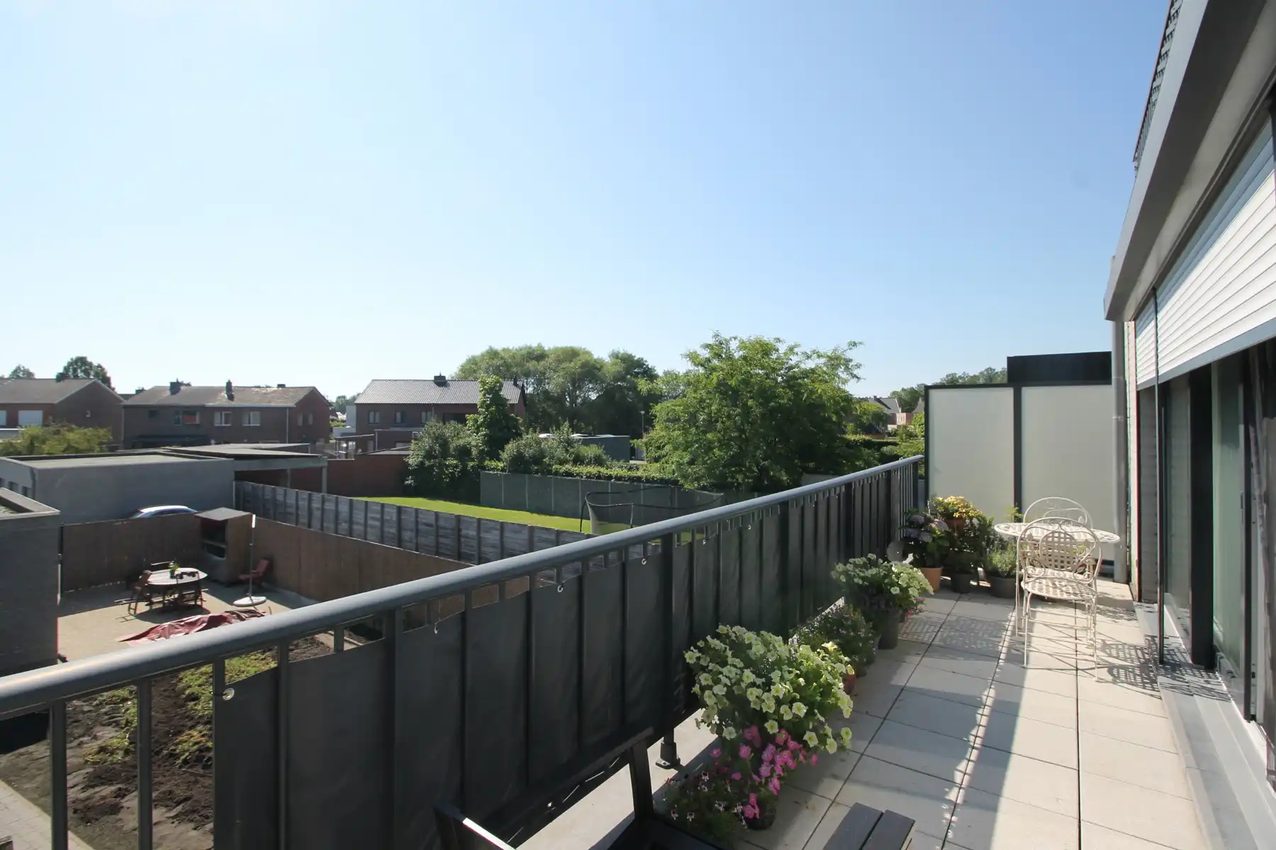 Een appartement op de eerste verdieping - met terras, kelderberging en garage foto 9