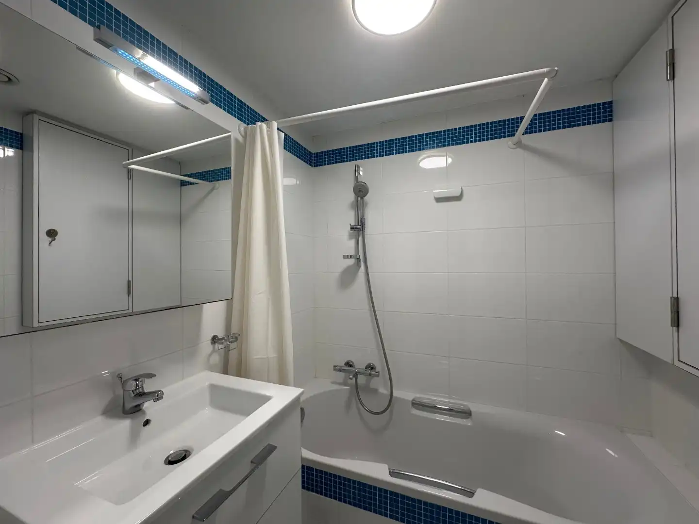 Ruim 3-slaapkamerappartement te huur in het hart van Knokke foto 9
