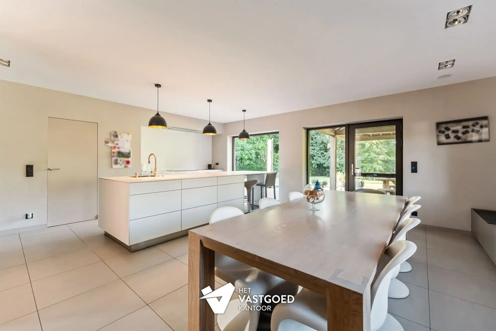 PRACHTIGE AUTHENTIEKE VILLA (585M²) MET BINNENZWEMBAD EN ZWEMVIJVER OP EEN PERCEEL VAN 48A75 TE KERMT foto 9