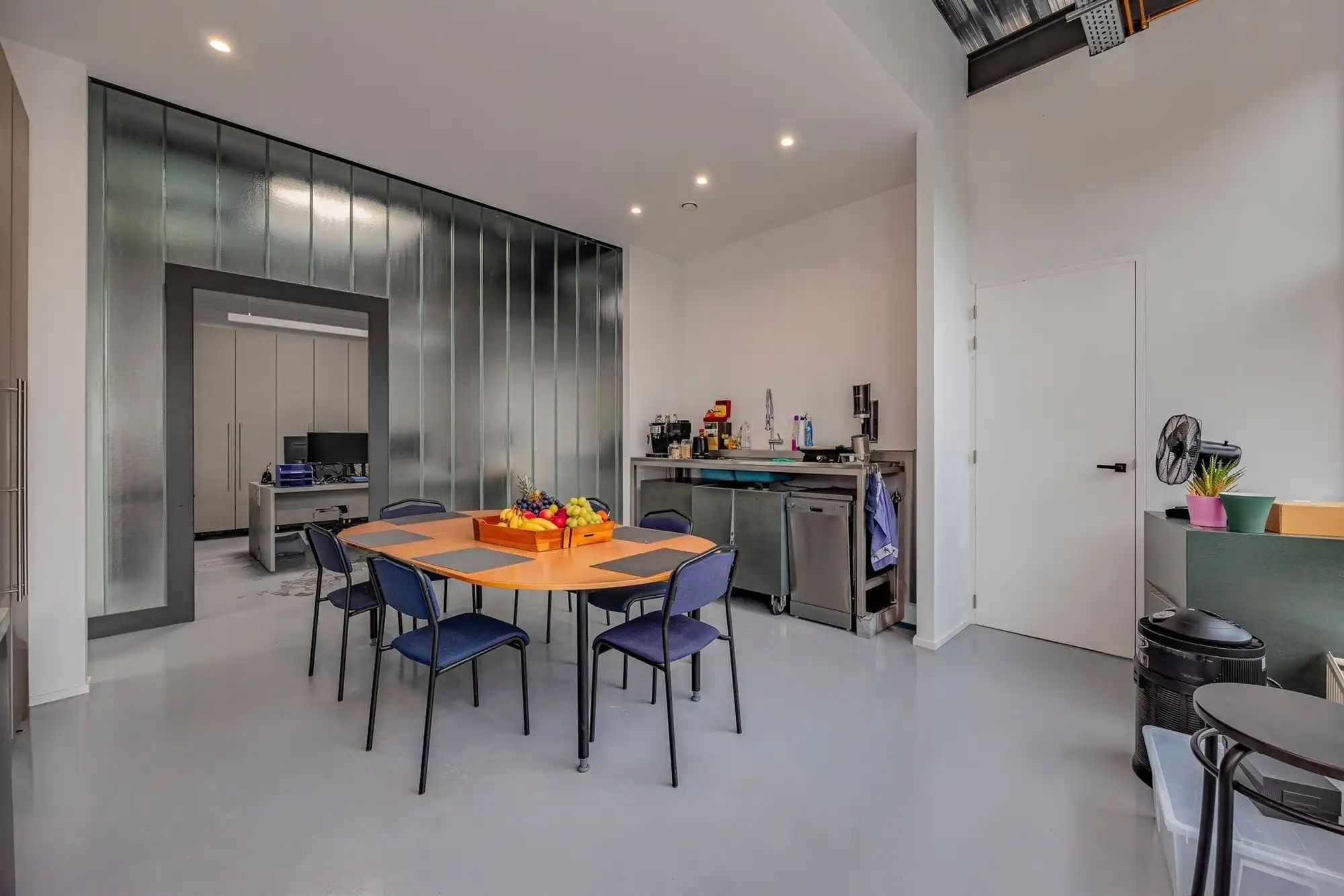 Vrijstaand KMO / kantoorgebouw van ca 405 m² op 1.200 m² foto 4