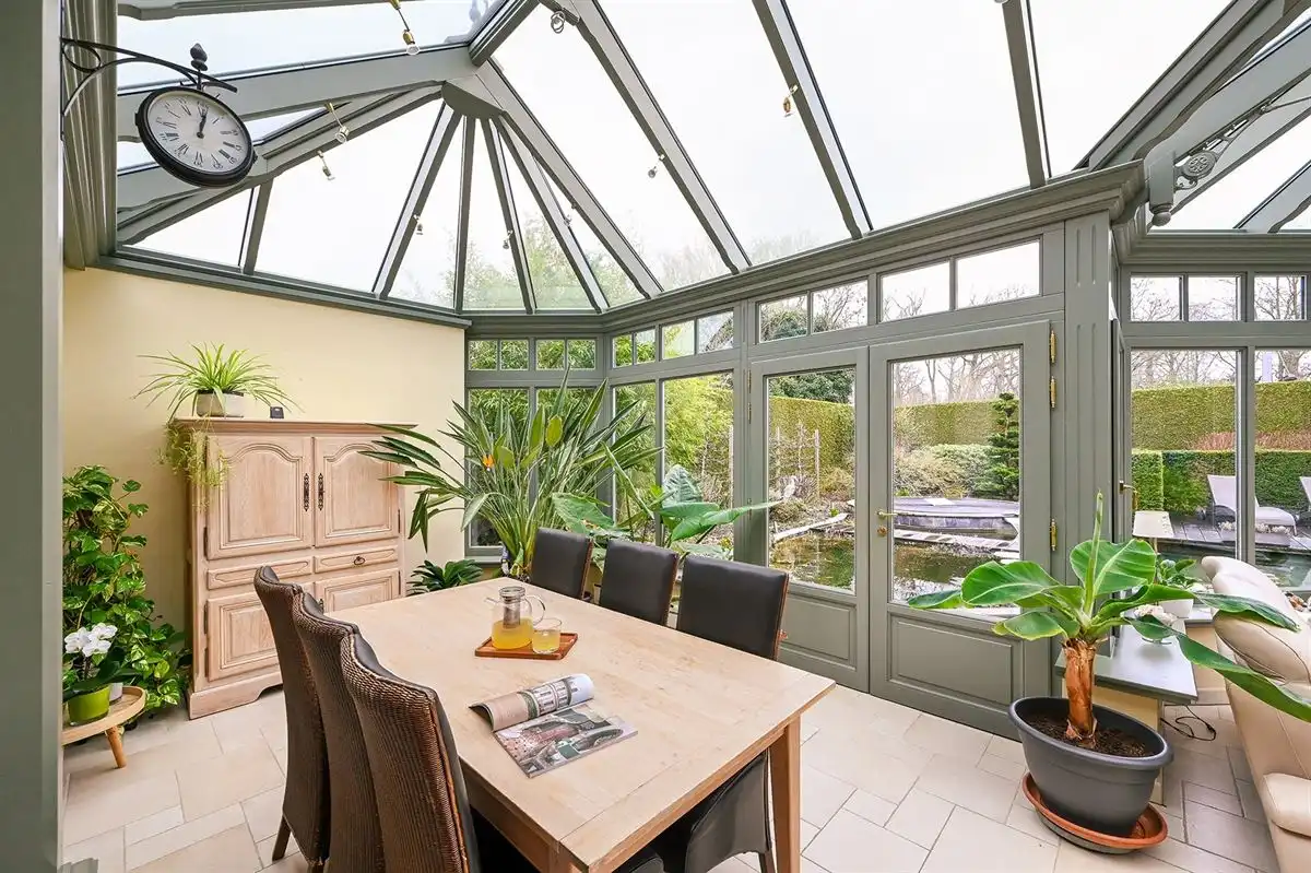 Instapklare villa met zwemvijver foto 12