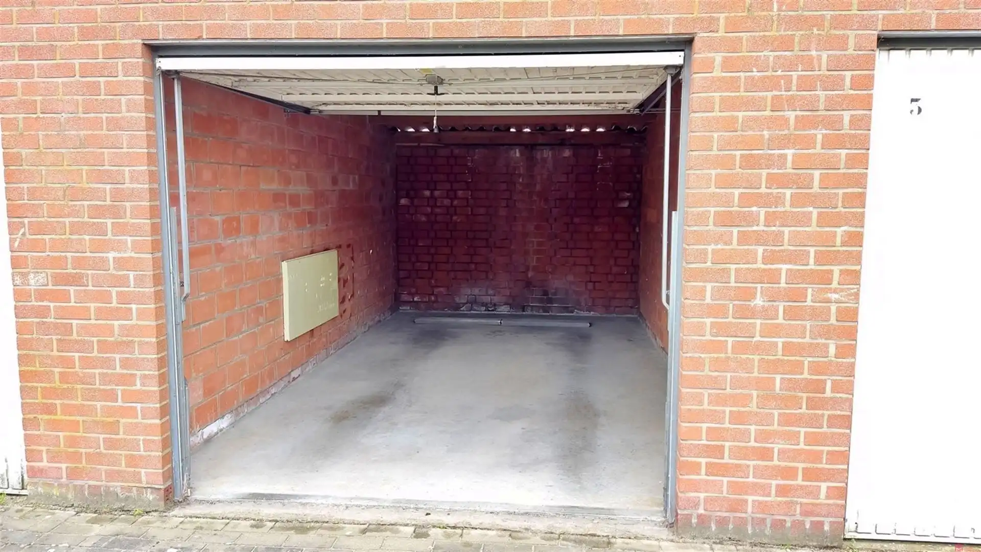 Garagebox in de Koolkappersstraat te Kortrijk. foto 2