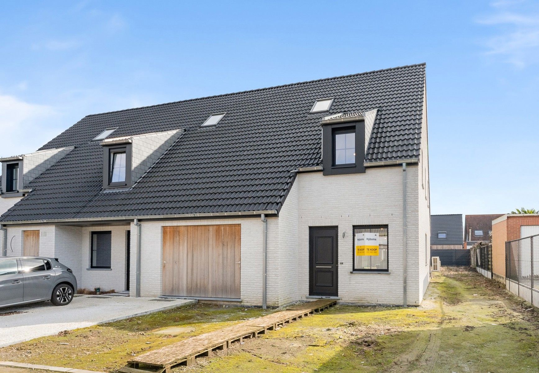 Instapklare, BEN, halfopen woning in het hart van Wingene foto {{pictureIndex}}
