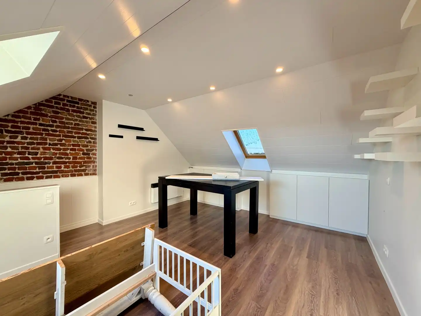 Instapklare woning met 3 slaapkamers, omheinde tuin & garage te Aalbeke! foto 12